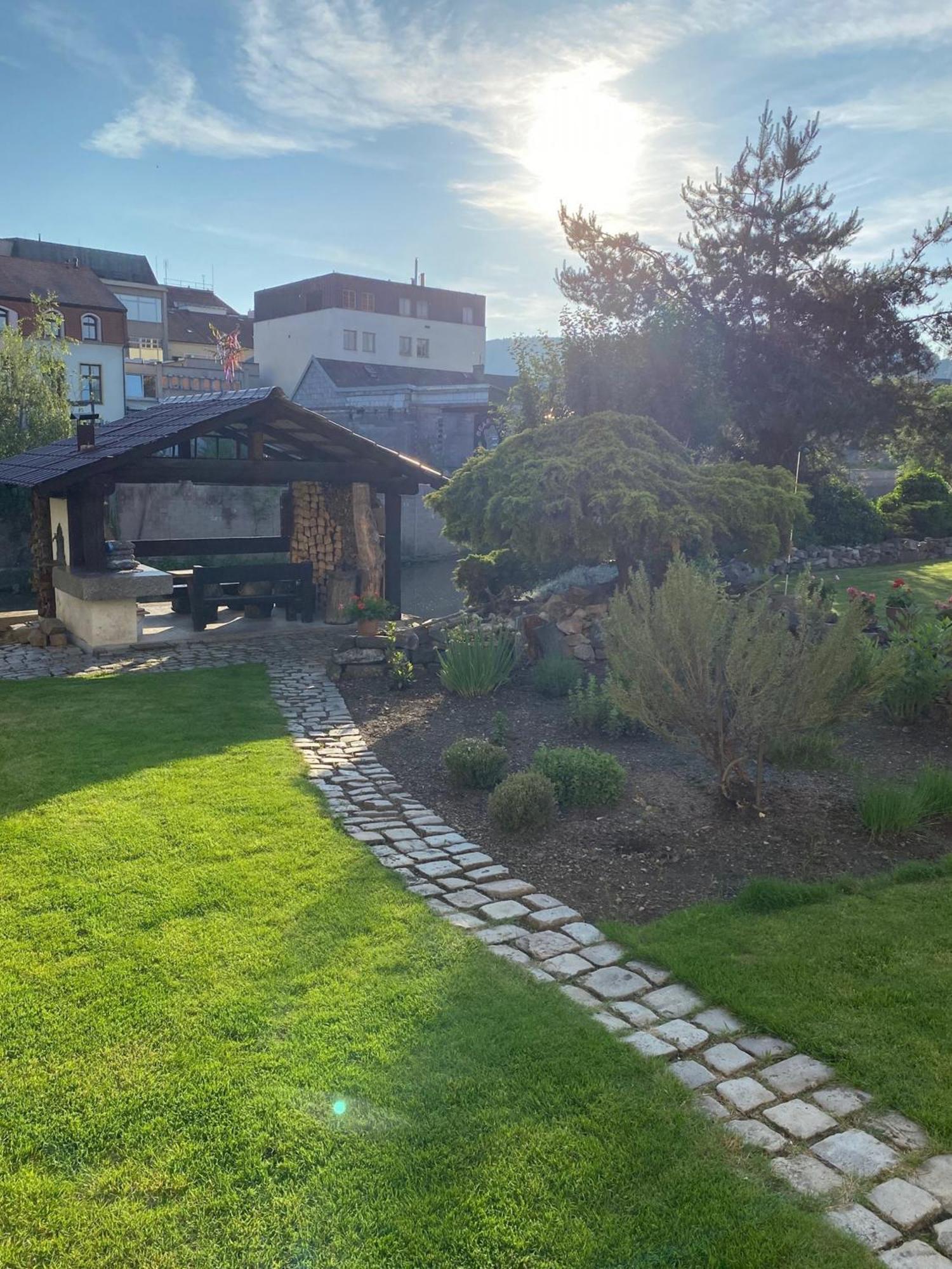 Apartman Na Ostrove Beroun Beroun  Exteriör bild